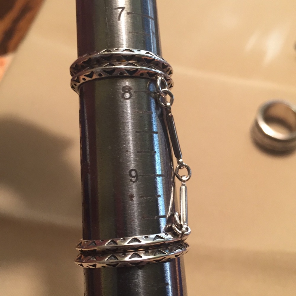 Linked rings